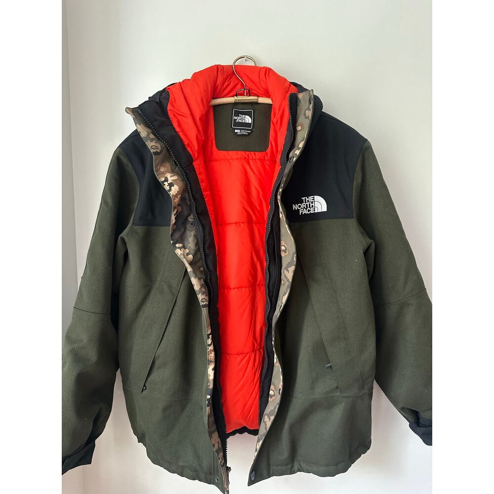 The North Face Men's HyVent Green Black Insulated Primaloft Hooded Jacket - Lg
